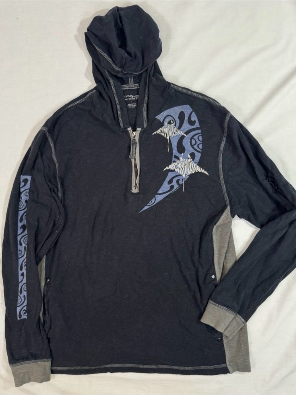 Crazy Shirts Men's Black Hooded Long-Sleeve Shirt with Stingray Graphi